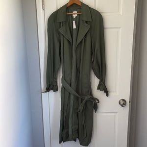Women’s GAP XXL trench coat- NWT!